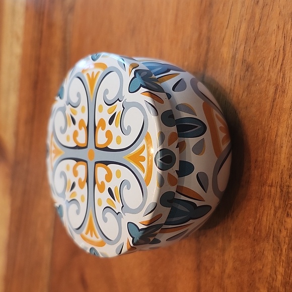 Sping Scent Boho Tin Candle New 2.5oz - Picture 3 of 4